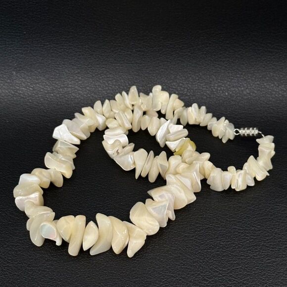 Vintage Iridescent Sea Shell Choker Beaded Necklace seashell - Picture 3 of 3